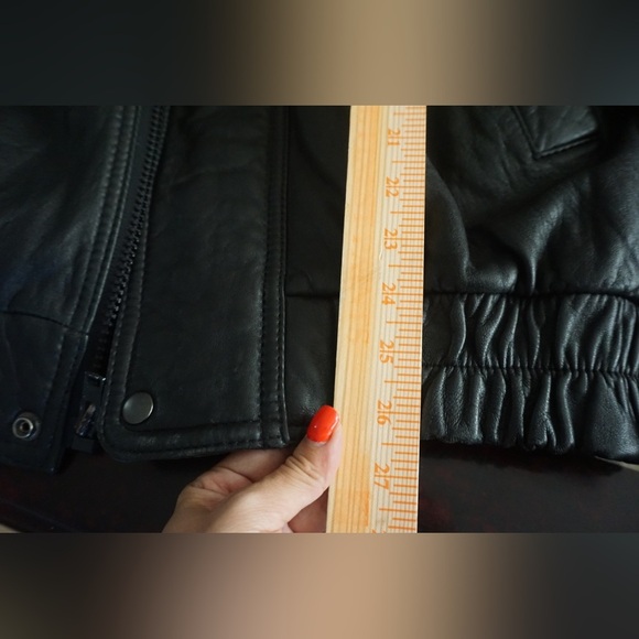 Vintage 90’s cropped leather jacket authentic leather - Picture 2 of 12